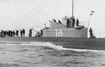 Hr.Ms. K 18 verlaat de haven van Den Helder, 14 november 1934