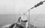 Hr.Ms. K 18 wordt verwelkomd door schepen van de Koninklijke Marine, Soerabaya, 11 juli 1935