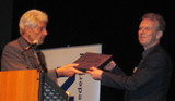 Dr.ir. Chrit Lemmen ontvangt de Prof. J.M. Tienstra Onderzoeksprijs 2012.